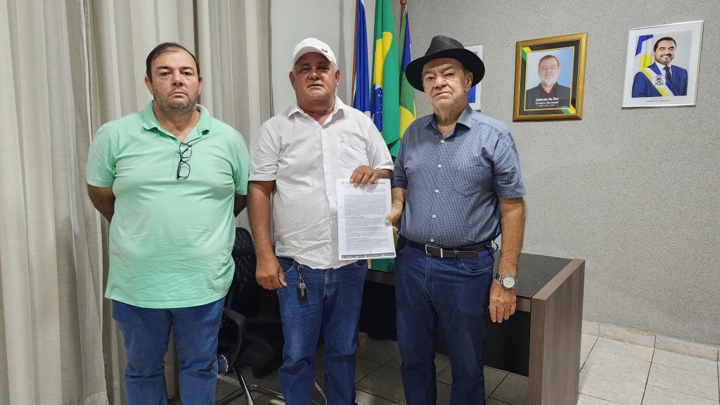 Prefeito firma parceria para melhorar acesso entre Augustinópolis e 3 irmãos